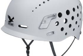 Wie muss ein Kletterhelm sitzen?